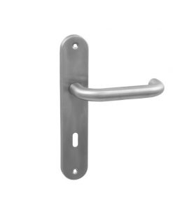 Deurklink Montclar voordeurbeslag Montclar RVS geborsteld 5 Capella op schild e1619963561409