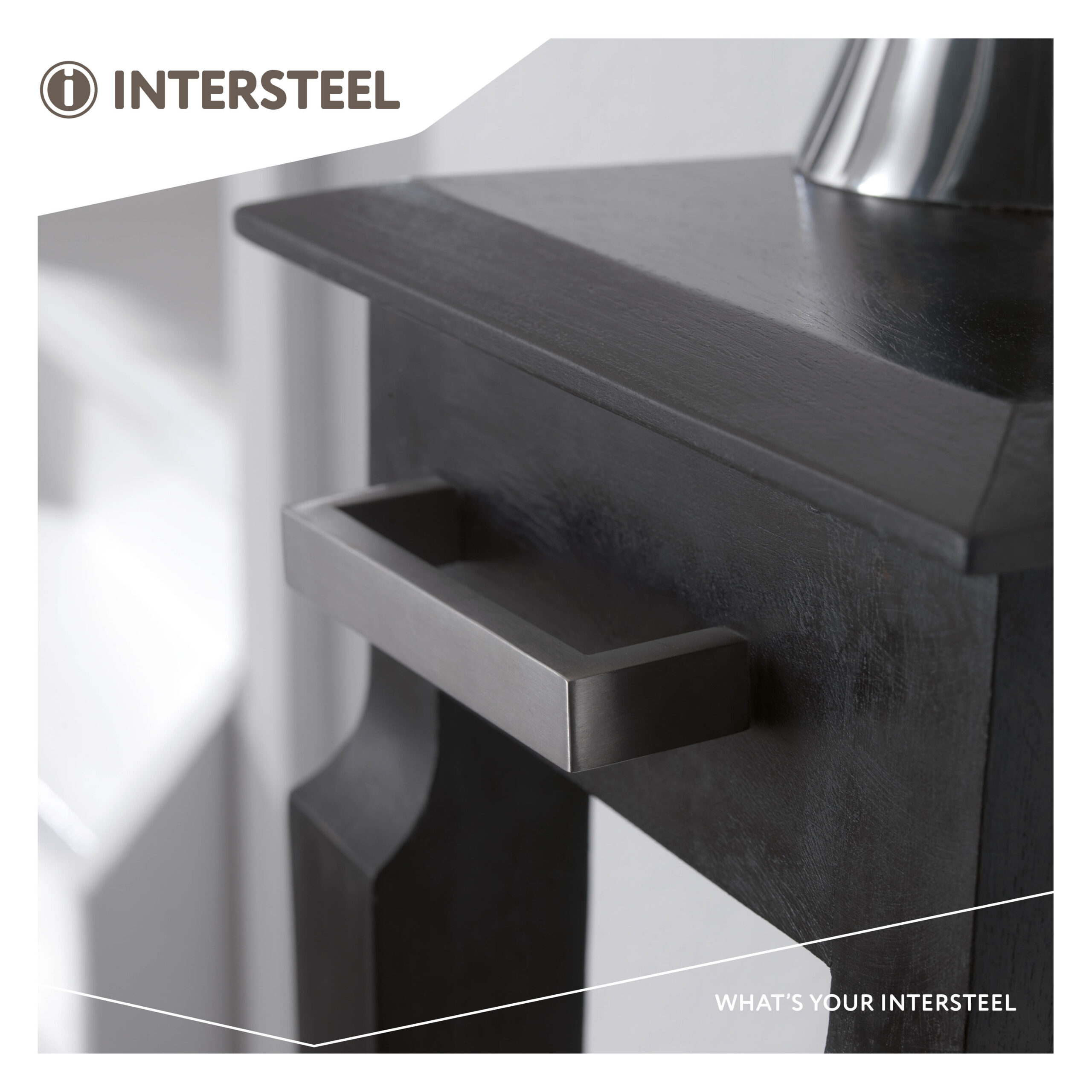Intersteel Meubelgreep rechthoek 138 mm boormaat 128 mm rvs geborsteld 3 0035.892760 9 scaled
